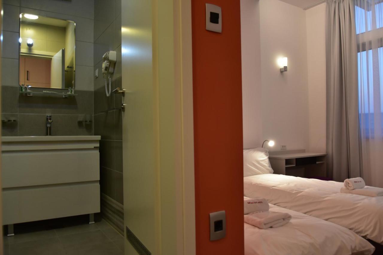 Osten Art Hotel สโกเปีย ภายนอก รูปภาพ